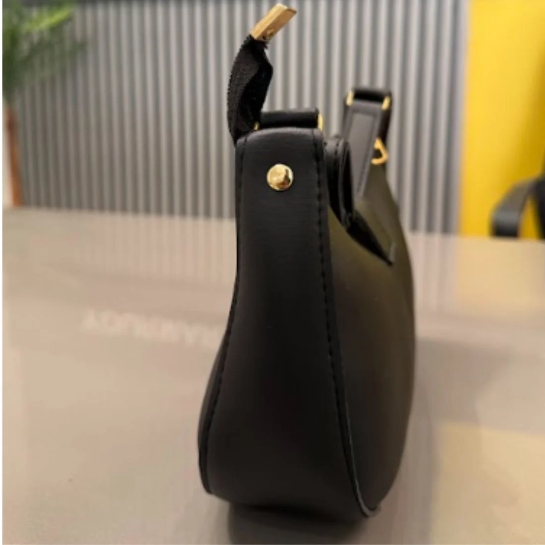 Crescent Leather Luxury Shoulder Bag for Women | Black - Image 5