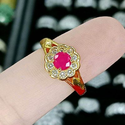 แบบแหวนสีชมพูหวานฉ่ำ 100 บาททุกวง ปรับขนาดได้ฟรีไซส์ – R19 ล้อมเพชรเล็ก