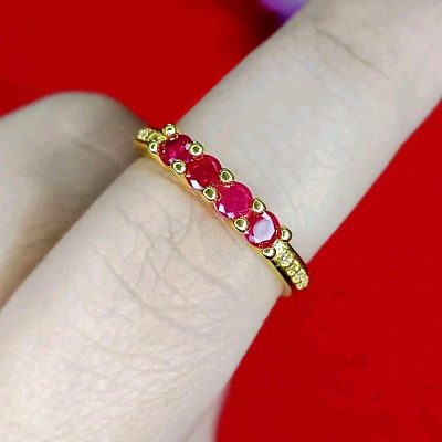 แบบแหวนสีชมพูหวานฉ่ำ 100 บาททุกวง ปรับขนาดได้ฟรีไซส์ – R31 ทับทิม4เม็ด