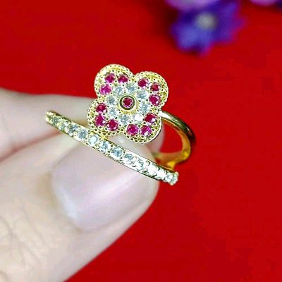 แบบแหวนสีชมพูหวานฉ่ำ 100 บาททุกวง ปรับขนาดได้ฟรีไซส์ – R39 ดอกไม้คู่เพชร